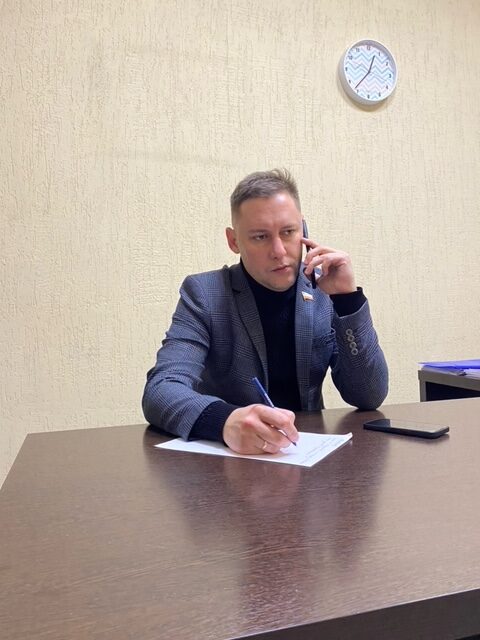 В рамках единого дня оказания бесплатной юридической помощи депутат Саратовской областной Думы Александр Блатман провел дистанционный приём граждан 