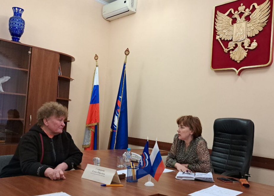 Елена Стифорова провела личный прием граждан в региональном отделении партии «Единая Россия»